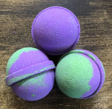 Load image into Gallery viewer, bath bomb